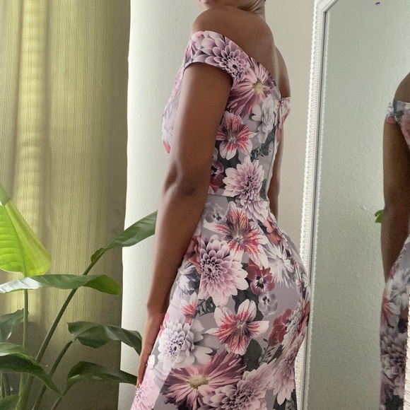 Floral lowcut midi pencil dress - Picture 8 of 8